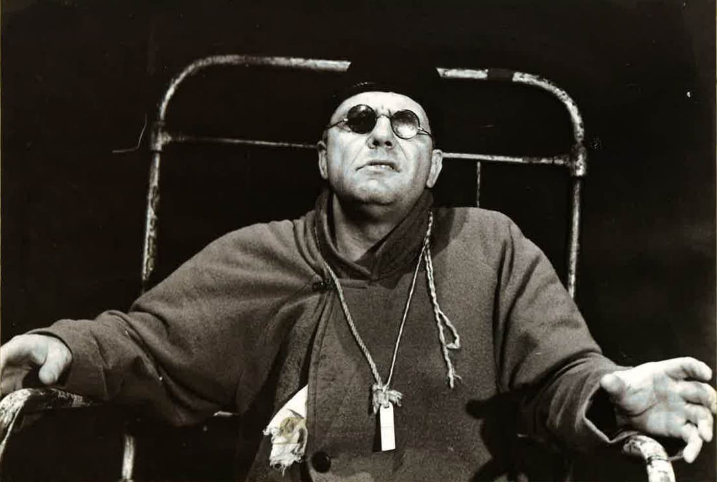 Klovas - Vaidas Klumbys spektaklyje S. Beketo ŽAIDIMO PABAIGA 1992-93 m. 